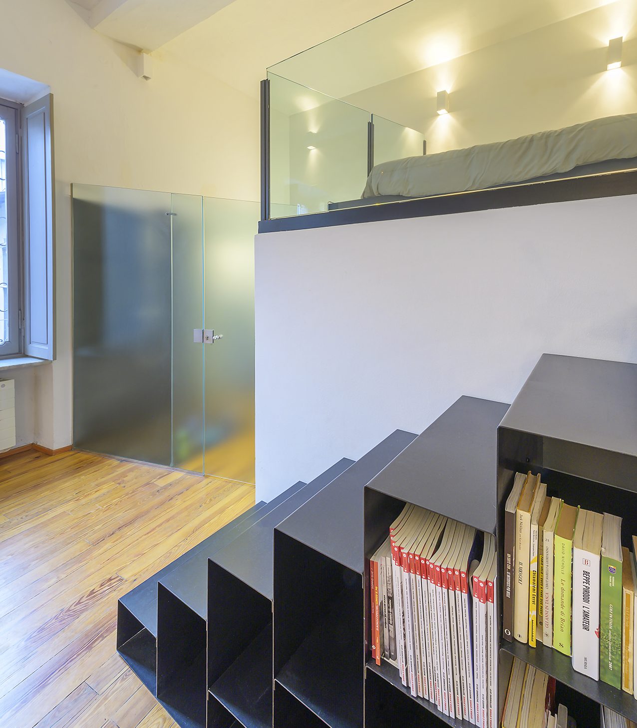 Oscar's Flat QOS Studio